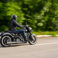 biker-lane-splitting biker-lane-splitting
